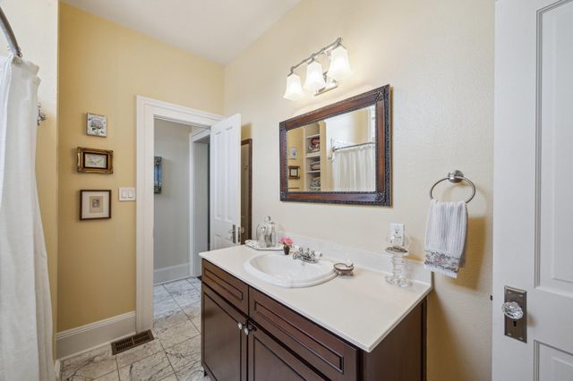 607 11th Street, Galveston, TX 77550