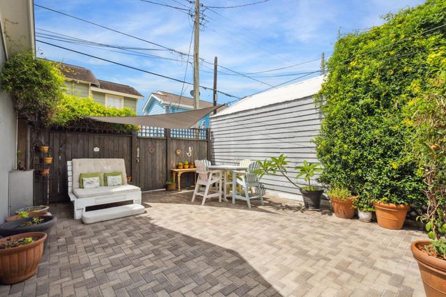 607 11th Street, Galveston, TX 77550