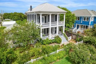 607 11th Street, Galveston, TX 77550