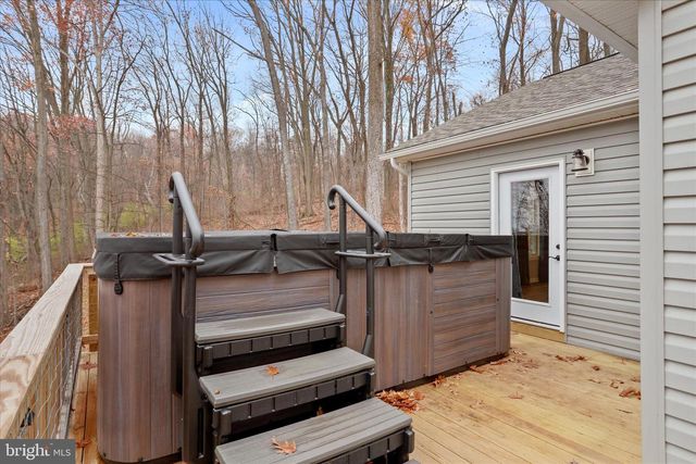 401 BRAGG DR, Front Royal, VA 22630