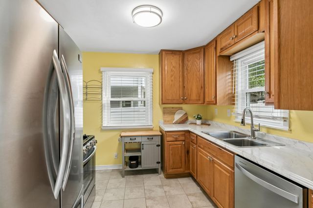 2953 Ewing Avenue N, Robbinsdale, MN 55422