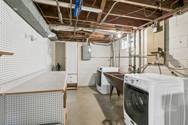 2953 Ewing Avenue N, Robbinsdale, MN 55422