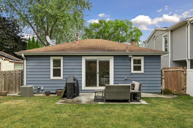 2953 Ewing Avenue N, Robbinsdale, MN 55422