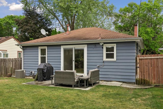 2953 Ewing Avenue N, Robbinsdale, MN 55422