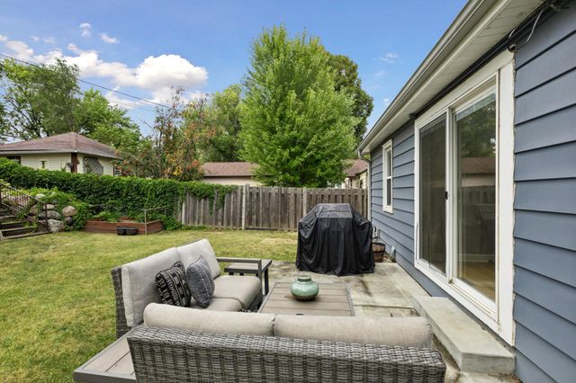 2953 Ewing Avenue N, Robbinsdale, MN 55422