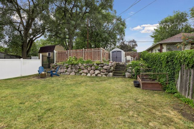 2953 Ewing Avenue N, Robbinsdale, MN 55422