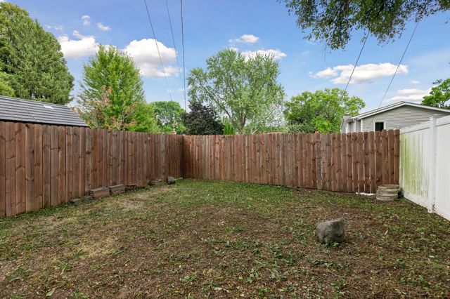 2953 Ewing Avenue N, Robbinsdale, MN 55422