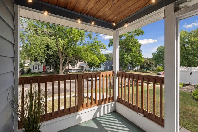 2953 Ewing Avenue N, Robbinsdale, MN 55422