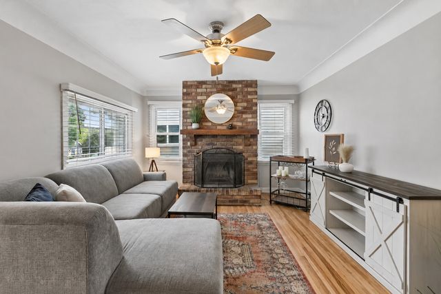 2953 Ewing Avenue N, Robbinsdale, MN 55422