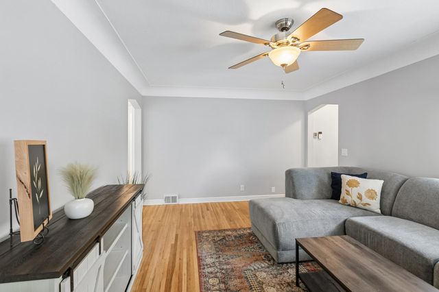 2953 Ewing Avenue N, Robbinsdale, MN 55422