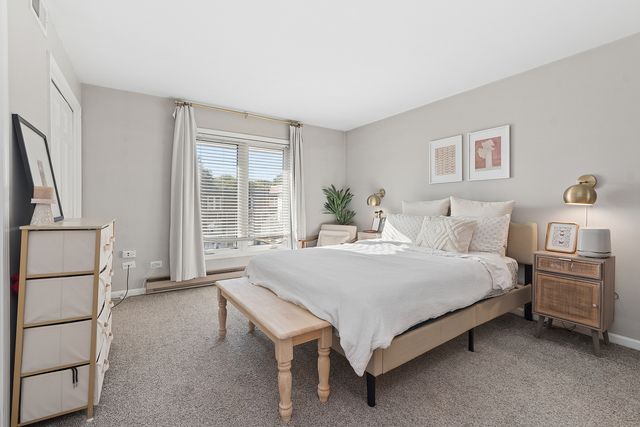 10406 S Pulaski Road 201, Oak Lawn, IL 60453