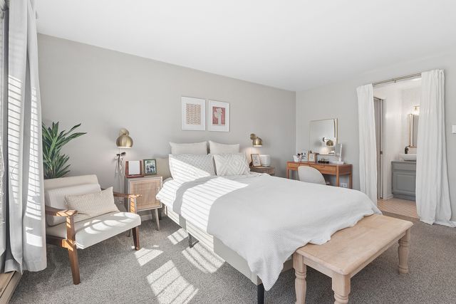 10406 S Pulaski Road 201, Oak Lawn, IL 60453