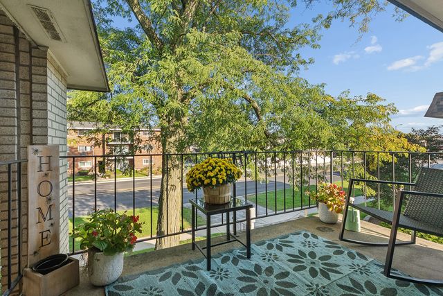 10406 S Pulaski Road 201, Oak Lawn, IL 60453