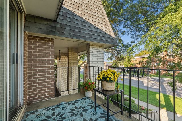 10406 S Pulaski Road 201, Oak Lawn, IL 60453
