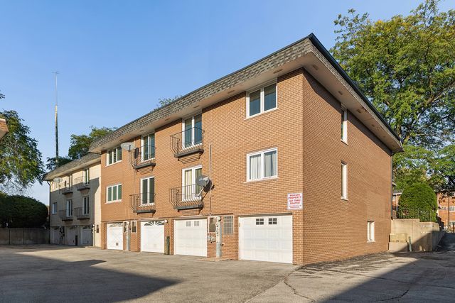 10406 S Pulaski Road 201, Oak Lawn, IL 60453