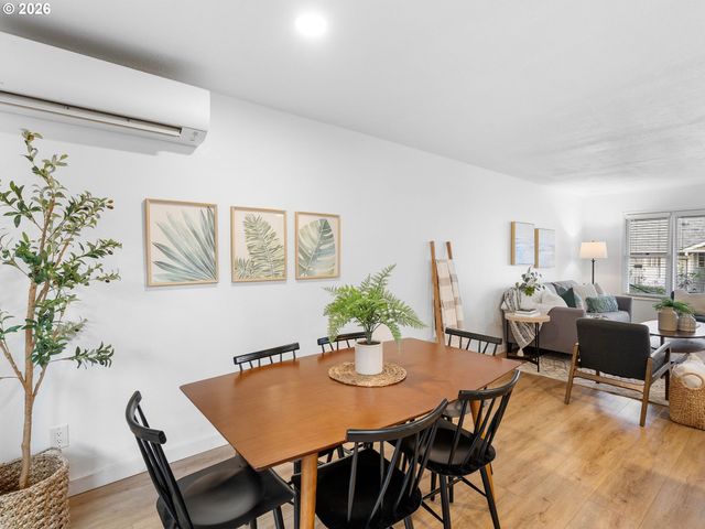 2683 Sw SPRING GARDEN St, Portland, OR 97219