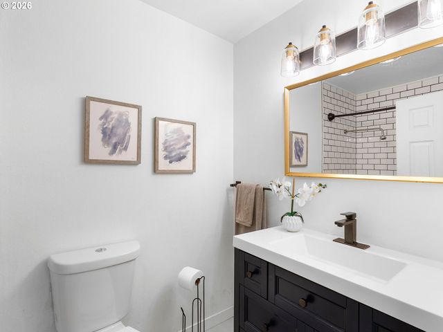 2683 Sw SPRING GARDEN St, Portland, OR 97219