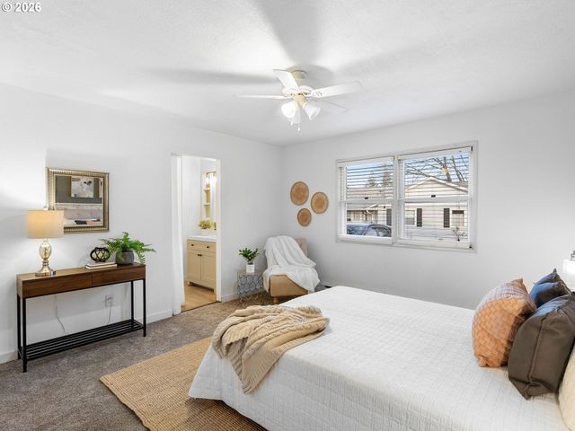 2683 Sw SPRING GARDEN St, Portland, OR 97219