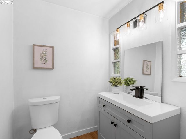 2683 Sw SPRING GARDEN St, Portland, OR 97219