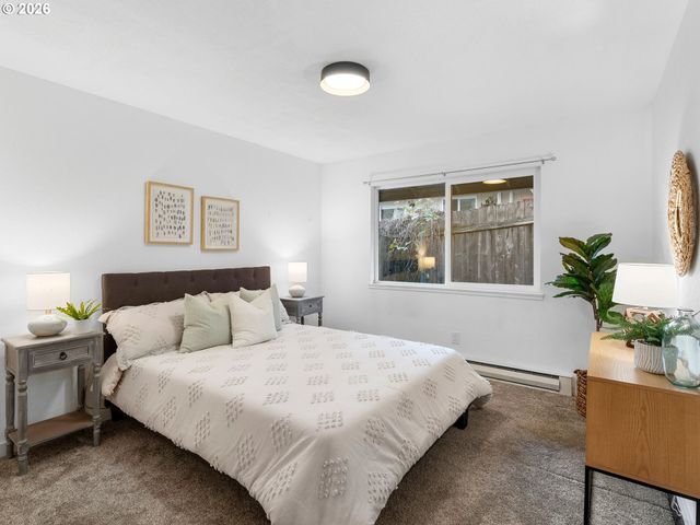 2683 Sw SPRING GARDEN St, Portland, OR 97219