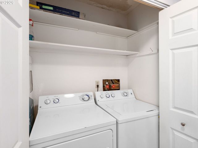 2683 Sw SPRING GARDEN St, Portland, OR 97219