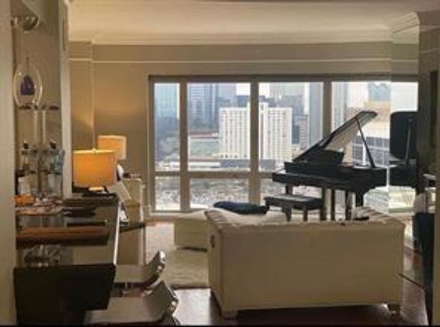 3475 Oak Valley NE Road 2130, Atlanta, GA 30326