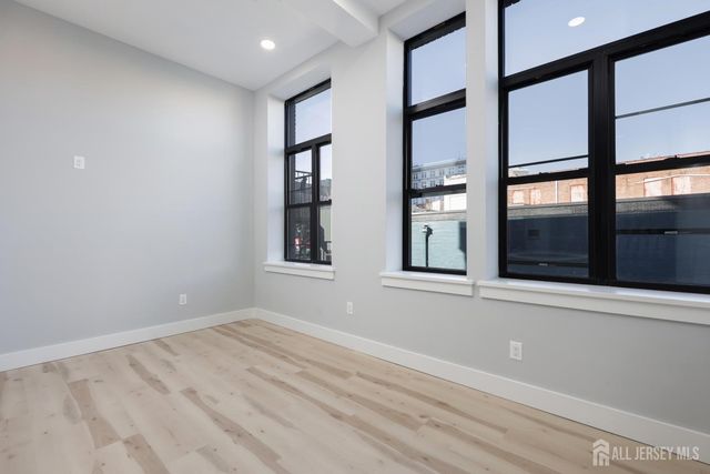 365 George Street 1, New Brunswick, NJ 08901