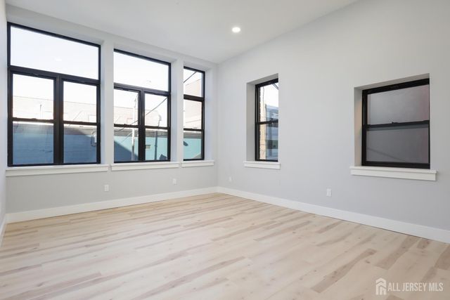 365 George Street 1, New Brunswick, NJ 08901