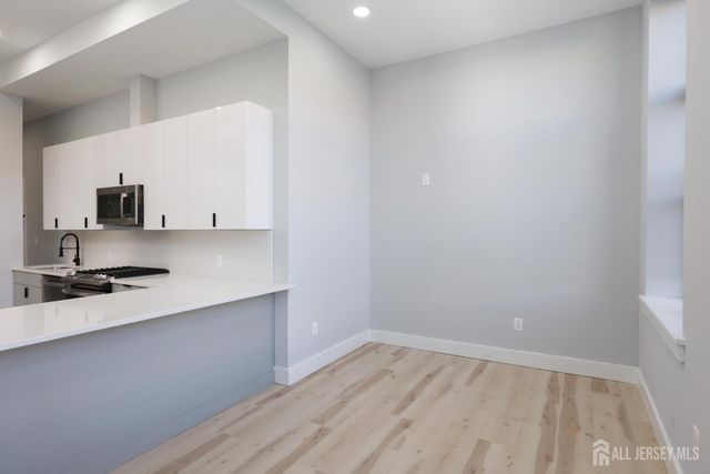365 George Street 1, New Brunswick, NJ 08901