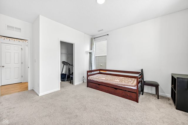 3073 Creekridge Court, Columbus, IN 47201