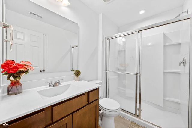 3073 Creekridge Court, Columbus, IN 47201