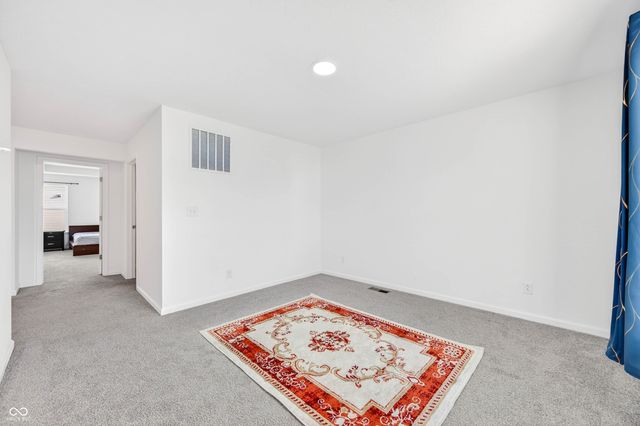 3073 Creekridge Court, Columbus, IN 47201