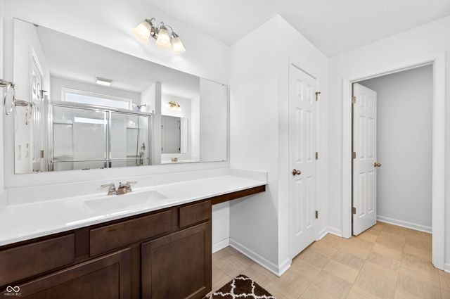 3073 Creekridge Court, Columbus, IN 47201