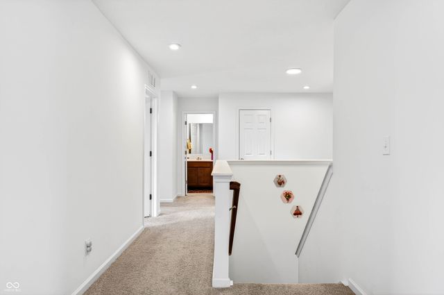 3073 Creekridge Court, Columbus, IN 47201