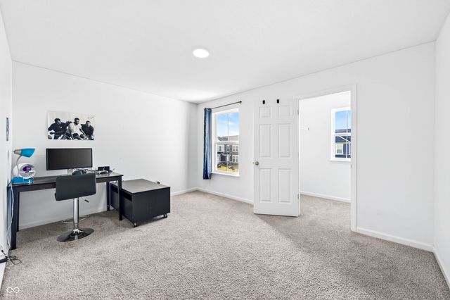 3073 Creekridge Court, Columbus, IN 47201