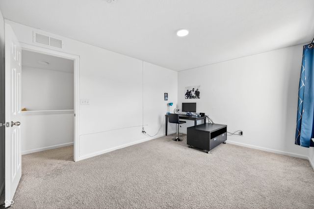 3073 Creekridge Court, Columbus, IN 47201