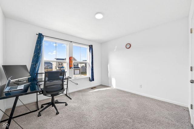 3073 Creekridge Court, Columbus, IN 47201