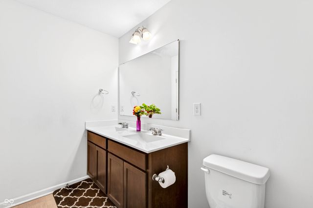 3073 Creekridge Court, Columbus, IN 47201