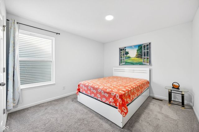 3073 Creekridge Court, Columbus, IN 47201