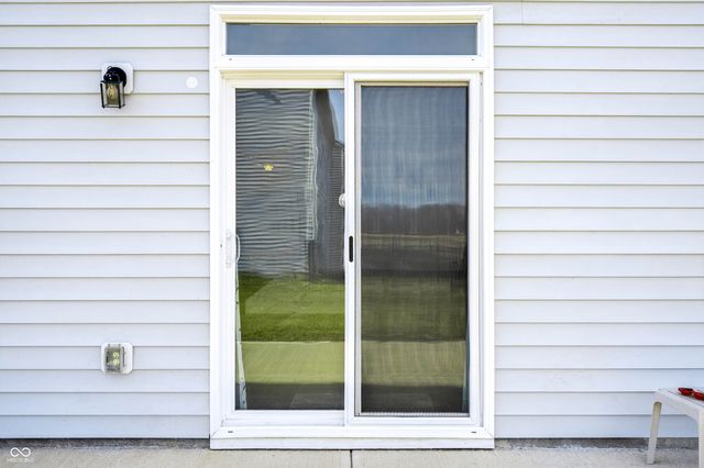 3073 Creekridge Court, Columbus, IN 47201