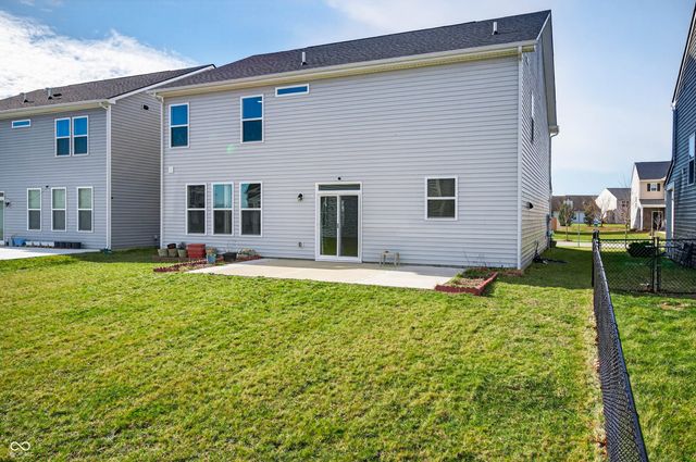 3073 Creekridge Court, Columbus, IN 47201