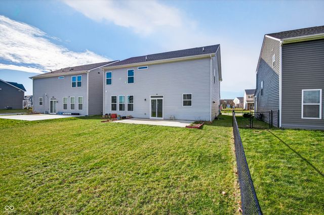 3073 Creekridge Court, Columbus, IN 47201