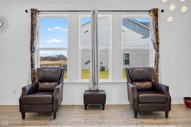 3073 Creekridge Court, Columbus, IN 47201