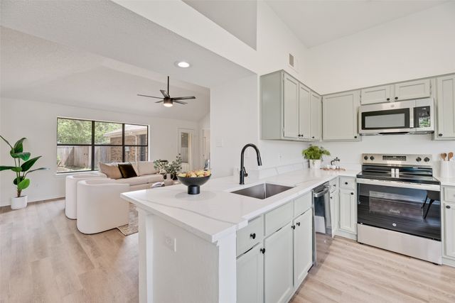 552 Kirkland Drive, Coppell, TX 75019