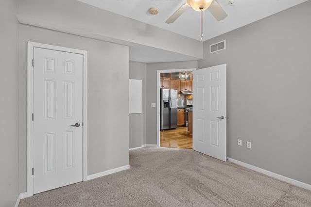 270 4th Street E 102, Saint Paul, MN 55101