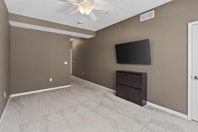 270 4th Street E 102, Saint Paul, MN 55101