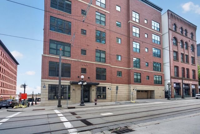 270 4th Street E 102, Saint Paul, MN 55101