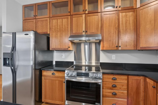 270 4th Street E 102, Saint Paul, MN 55101