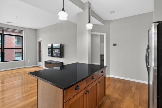 270 4th Street E 102, Saint Paul, MN 55101