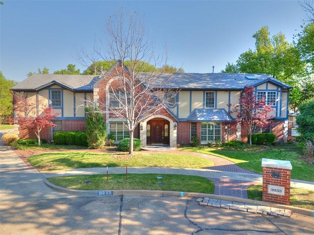 3933 Charing Cross Court, Norman, OK 73072